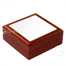 Brązowa drewniana szkatułka z płytką ceramiczną