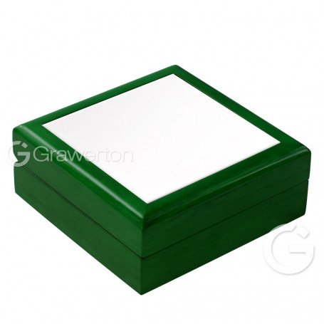 Zielona drewniana szkatułka z płytką ceramiczną